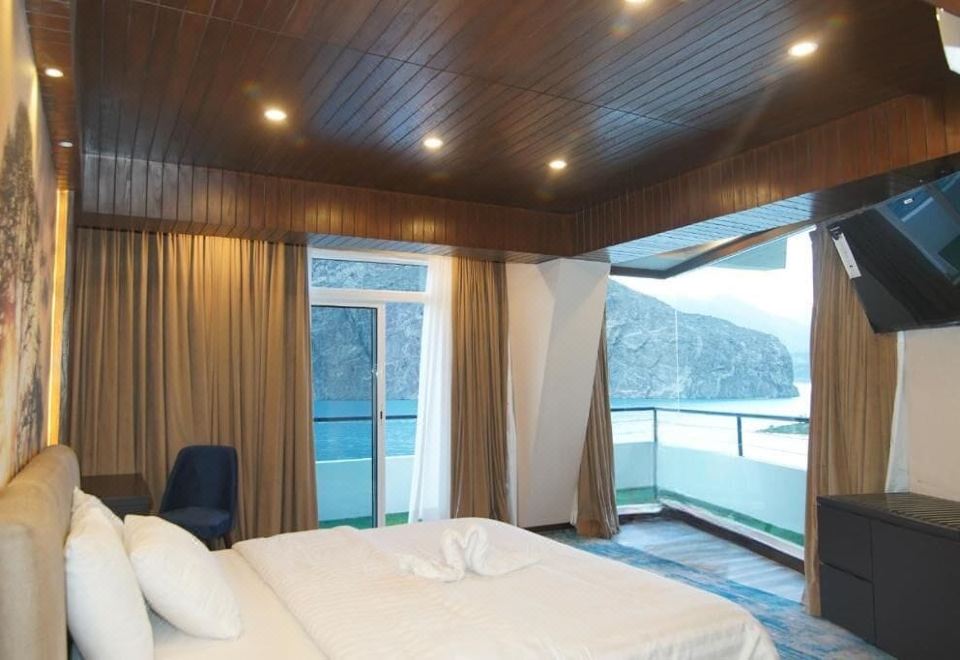 road and story hotel and resort